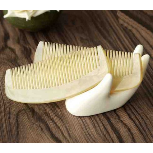 Horn comb bright 10cm buy in online store
