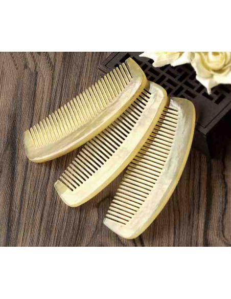 Horn comb bright 10cm buy in online store