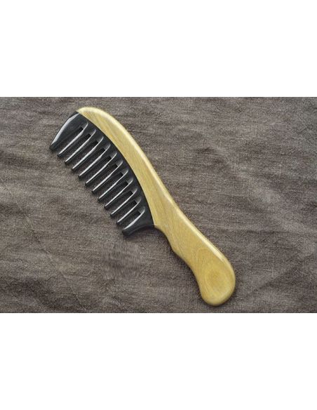 Sandalwood hairbrush with buffalo horns insert - wide teeth 18,5cm buy in online store Sandalwood hairbrush with buffalo horns insert - wide teeth 18,5cm buy in online store